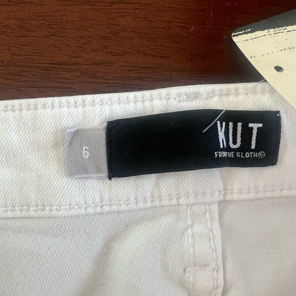 Kut from the Kloth white size 6 jean shorts